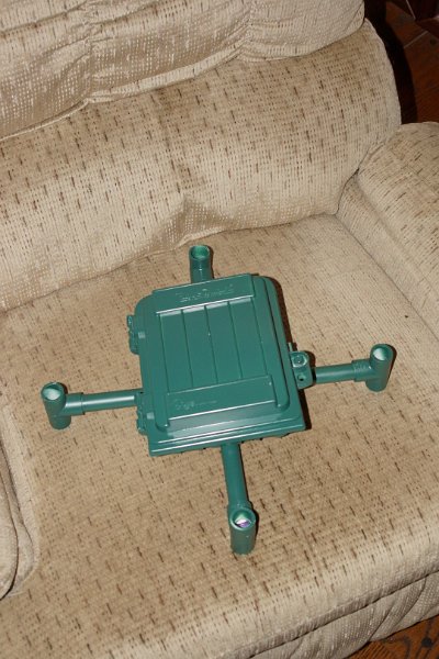 DSC03182.JPG - N7XGs Mini tree controller, resting in an easy chair
