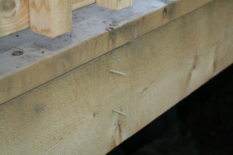 IMG_1737.JPG - Screws facing outward